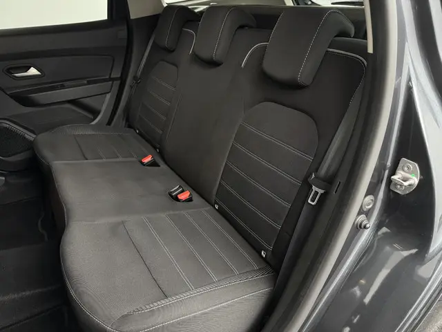Dacia Duster 1.3 TCe 150 EDC Prestige 2021 Benzine 8