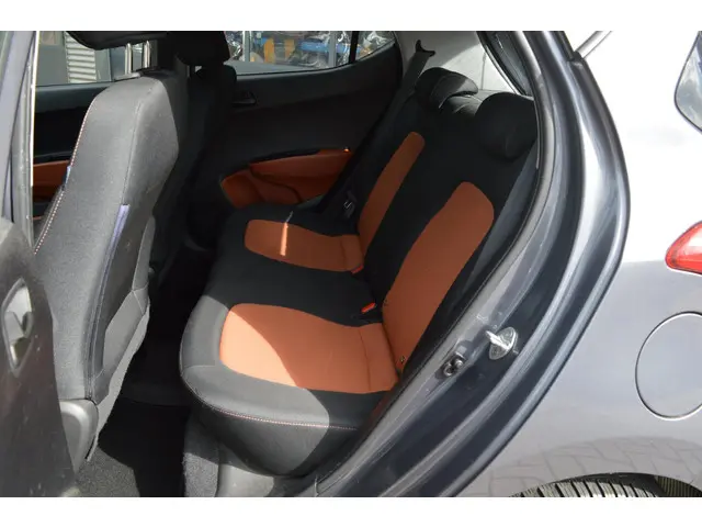 Hyundai i10 1.0i i-Motion Comfort 2017 Benzine 12