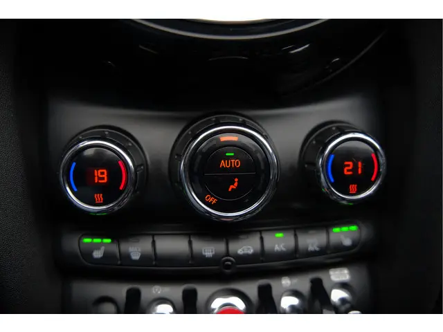 MINI Cooper Cabrio Mini 1.5 Chili 2018 Benzine 46