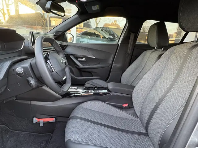 Peugeot e-2008 EV Allure 54 kWh 2023 Elektrisch 6