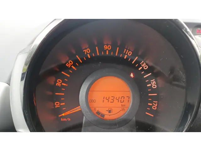 Peugeot 108 1.2 VTi Airco / Cruise control 2014 Benzine 19