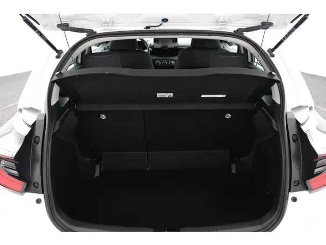 Toyota Yaris 1.5 VVT-i Dynamic 2021 Benzine 23
