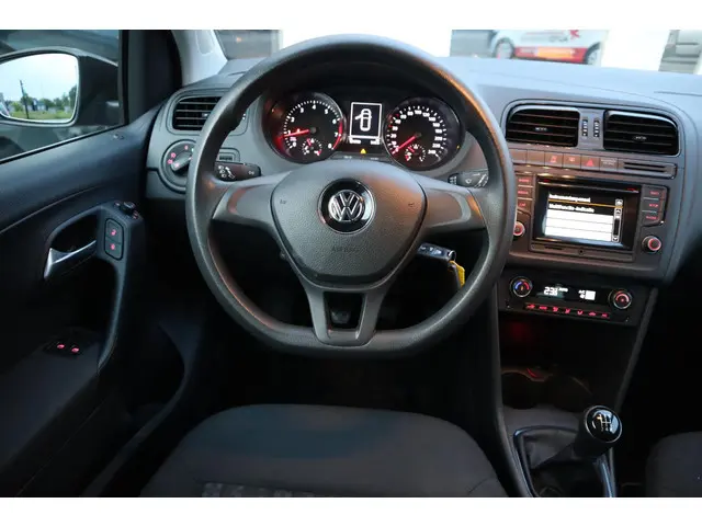 Volkswagen Polo 1.0 2015 Benzine 14
