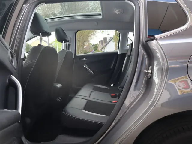 Peugeot 2008 1.2 PureTech Allure 2016 Benzine 17