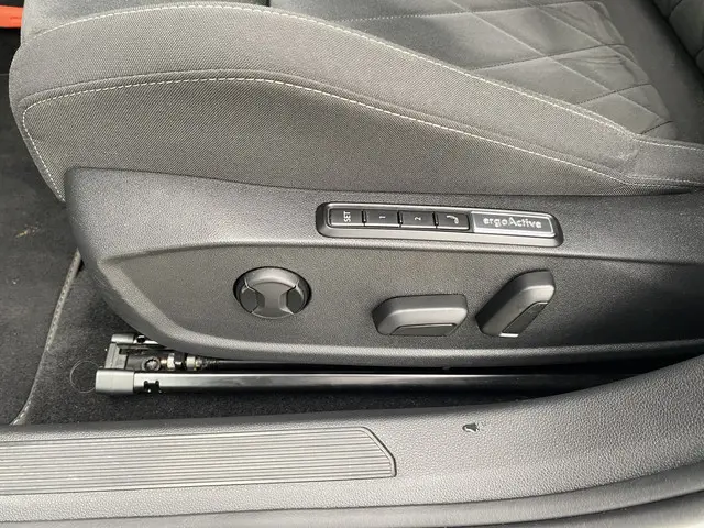 Volkswagen Golf 1.4 eHybrid Style 2021 Hybride Benzine 15