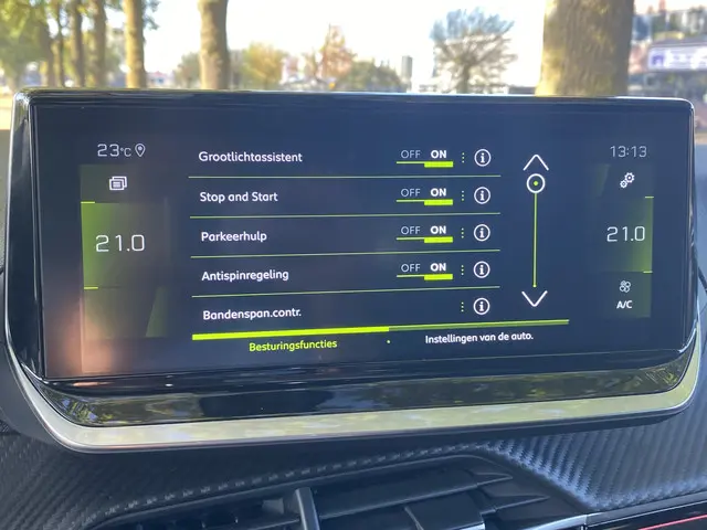 Peugeot 208 1.2 PureTech GT 2023 Benzine 19