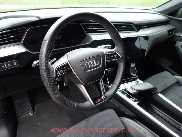 Audi Q8 e-tron 50 QUATTRO S-LINE 2023 Elektrisch 10