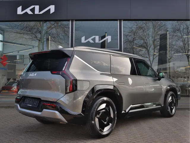 Kia EV9 Plus 99.8 kWh RWD 2026 Elektrisch 4
