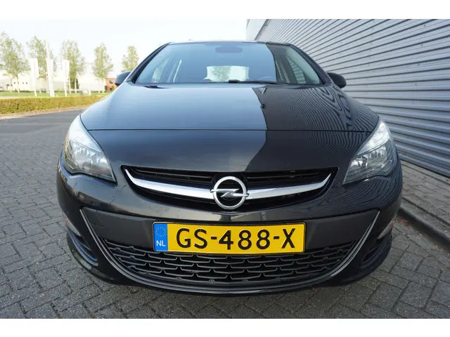 Opel Astra 1.4 Turbo Blitz 2015 Benzine 6