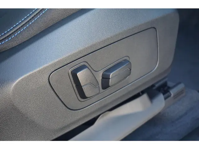 BMW X1 xDrive25e 2025 Hybride Benzine 13