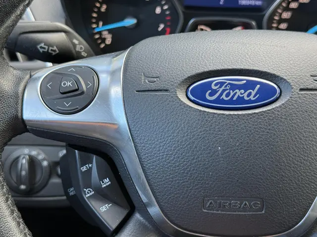 Ford Kuga 1.6 Titanium 2013 Benzine 15