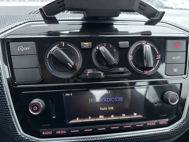 Volkswagen up! 1.0 2021 Benzine 9