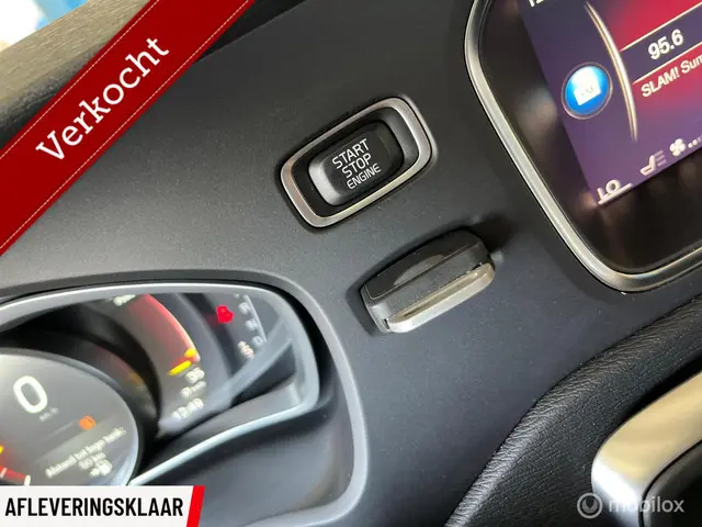 Volvo V40 2.0 T4 R-Design 2017 Benzine 31
