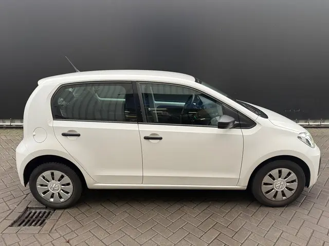 Volkswagen up! 1.0 BMT move up! 2018 Benzine 13