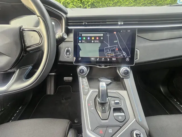 Lynk & Co 01 /1.5 Hybrid/ 262 PK/2022 2022 Hybride Benzine 16