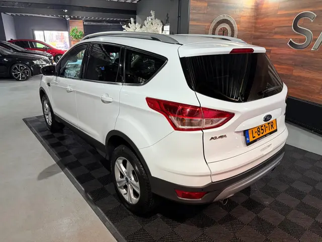Ford Kuga | 1.5 Titanium | 2016 Benzine 38