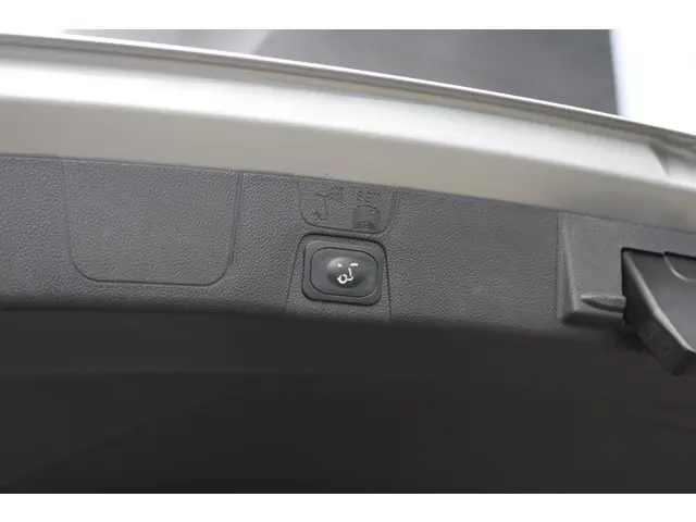 Ford C-MAX 1.5 Titanium 2015 Benzine 33