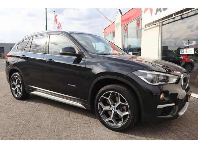 BMW X1 xDrive20i HIGH EXECUTIVE 2017 Benzine 4