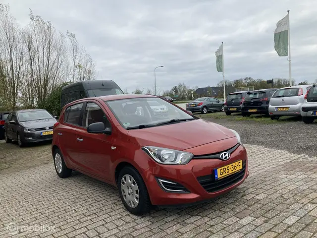 Hyundai i20 1.2i i-Drive 2013 Benzine 18