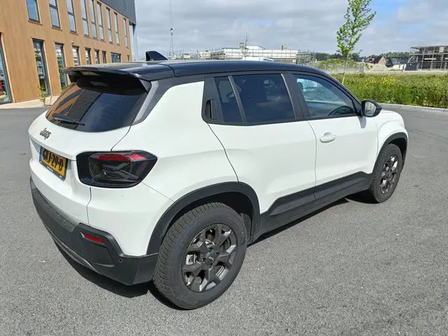 Jeep Avenger Longitude 54 kWh 2024 Elektrisch 5