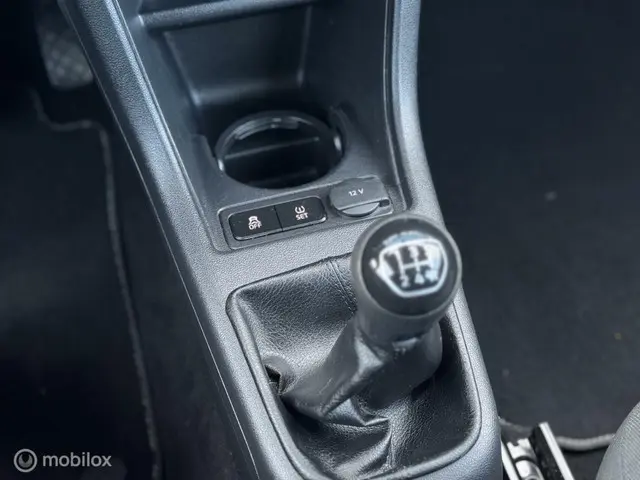 Volkswagen up! 1.0 BMT Move Up! Airco 5-Drs DAB 2018 Benzine 18