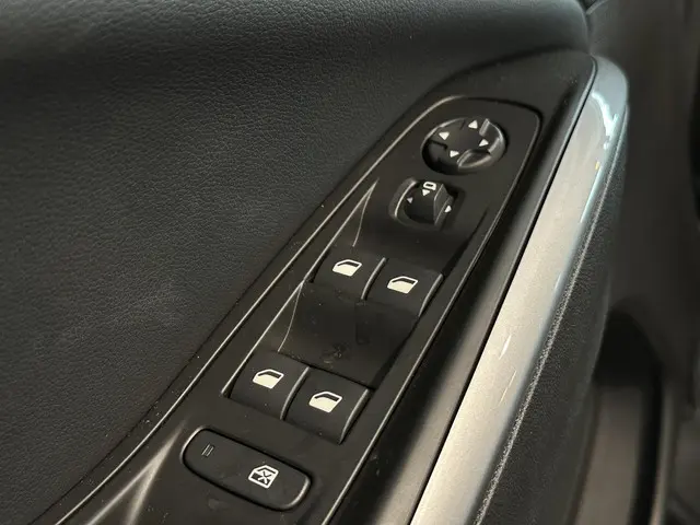 Opel Grandland 1.2 Turbo GS 2023 Benzine 18