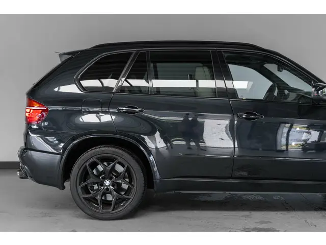 BMW X5 4.4i M 556 PK Akrapovic Full Option 2012 Benzine 44