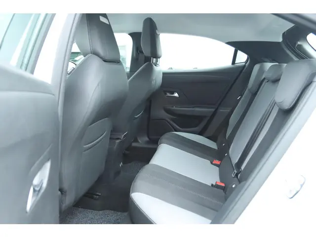 Opel Mokka 1.2 TURBO EDITION AUT. 2023 Benzine 15