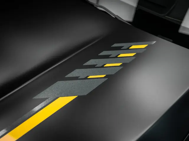 Mercedes-Benz C-Klasse Cabrio AMG 63 S 2022 Benzine 56