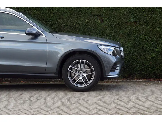 Mercedes-Benz GLC GLC 300 4M AMG line 2018 Benzine 51