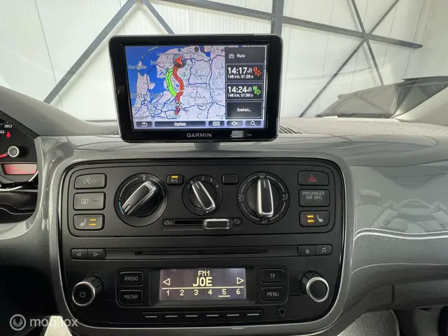 SEAT Mii 1.0 Sport Dynamic Navigatie, Airco 2015 Benzine 17