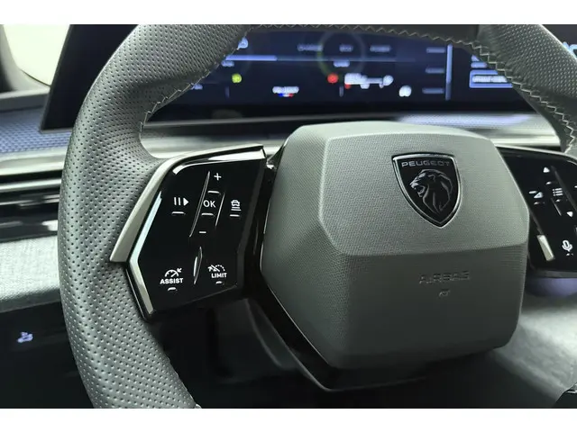 Peugeot 3008 1.2 Hybrid 145 GT 2025 Hybride Benzine 26