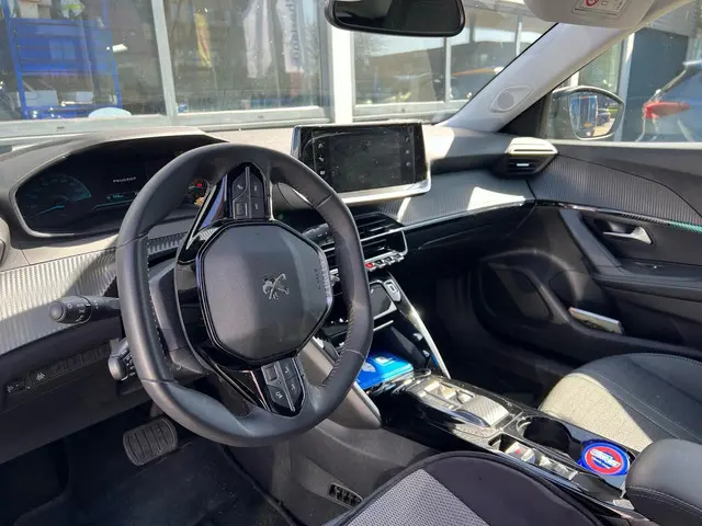 Peugeot e-2008 EV Allure 50 kWh 2022 Elektrisch 9
