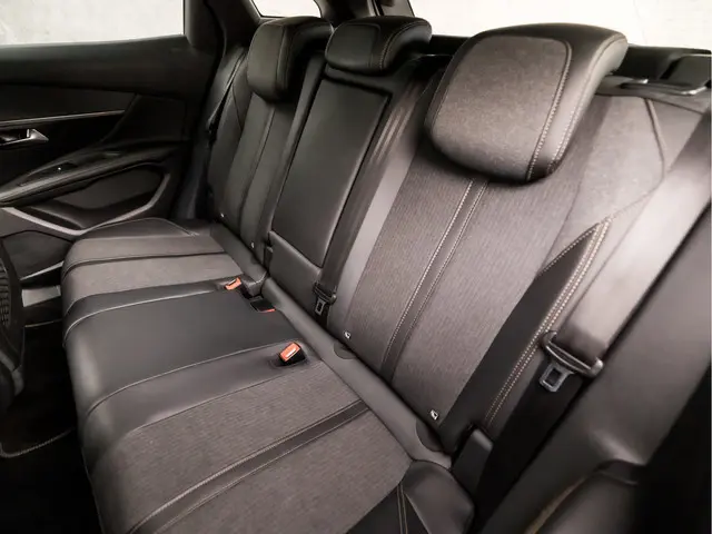 Peugeot 3008 1.2 PureTech GT Line 2018 Benzine 15