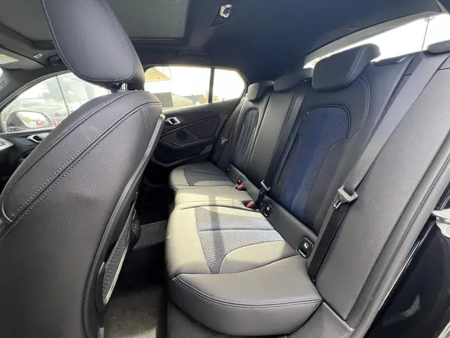 BMW 1 Serie 118i Business Edition 2021 Benzine 8