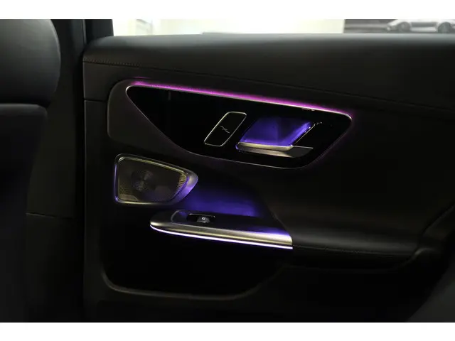 Mercedes-Benz C-Klasse C300 AMG 258pk 2021 Benzine 29