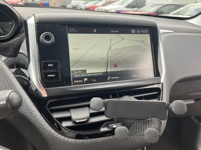 Peugeot 208 1.2 PT ALLURE 2019 Benzine 12