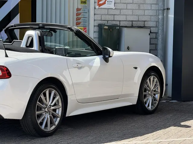 Fiat 124 Spider 1.4 MultiAir Turbo Lusso 2017 Benzine 12