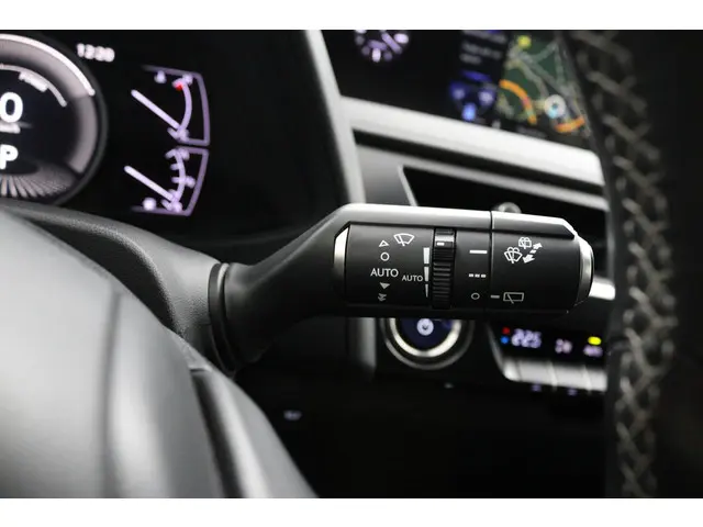 Lexus UX 250h Business Line 2019 Hybride Benzine 33