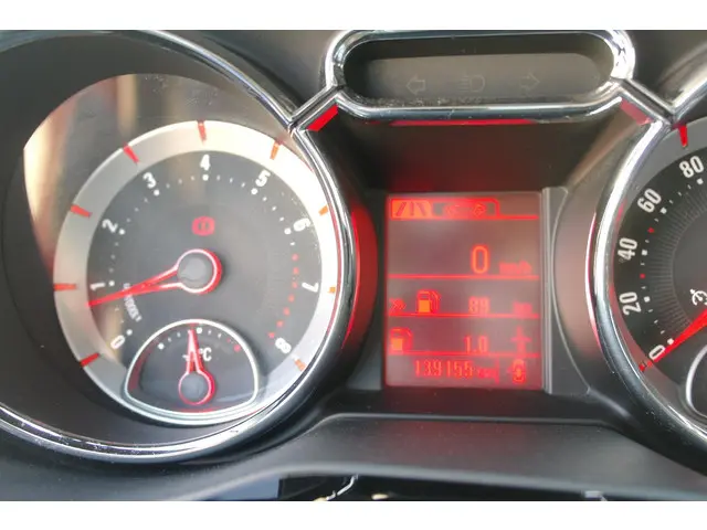 Opel ADAM 1.2 Slam Rood/Zwart Cruise , Airco , 2014 Benzine 10