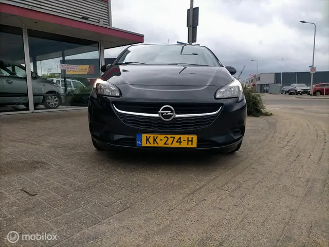 Opel Corsa 1.4 airco 5 deuren apk 2015 Benzine 5