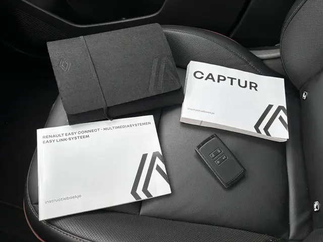 Renault Captur 1.3 mild hybrid 160 iconic 2024 Benzine 17