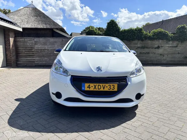 Peugeot 208 1.0 VTi LIKE Nieuwe motor!!!!! 2014 Benzine 8
