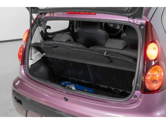 Peugeot 107 1.0 Envy 2013 Benzine 15