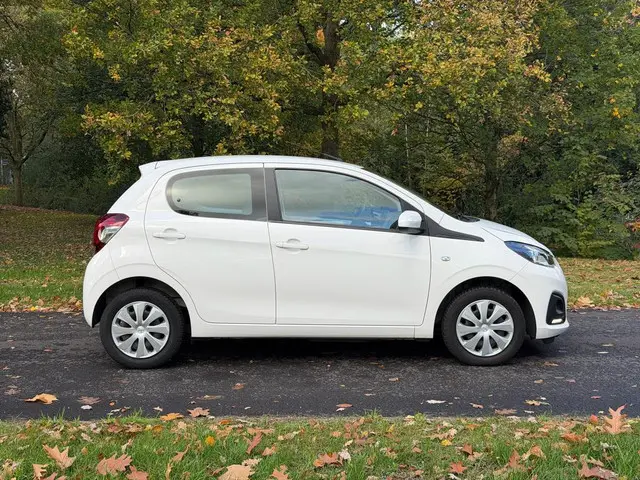 Peugeot 108 1.0 e-VTi Active 2021 Benzine 4