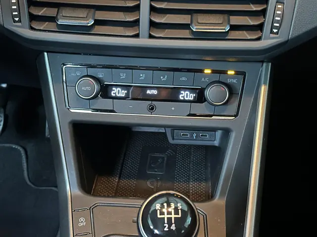 Volkswagen Polo 1.0 TSI R-Line 2021 Benzine 23