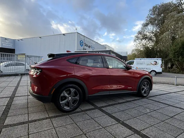 Ford Mustang Mach-E Aut. 75kWh 2021 Elektrisch 6