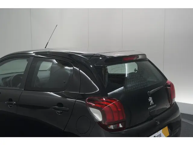Peugeot 108 1.0 e-VTi Active 2021 Benzine 19