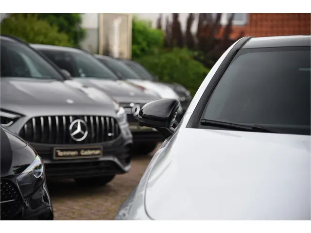 Mercedes-Benz A-Klasse 200 AMG Line 2023 Benzine 34