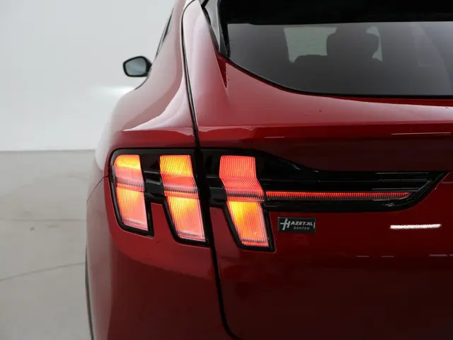 Ford Mustang Mach-E 75kWh LUCID RED 2020 Elektrisch 21